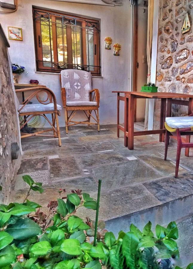 Mansion Alexandri Apartment Хидра Екстериор снимка